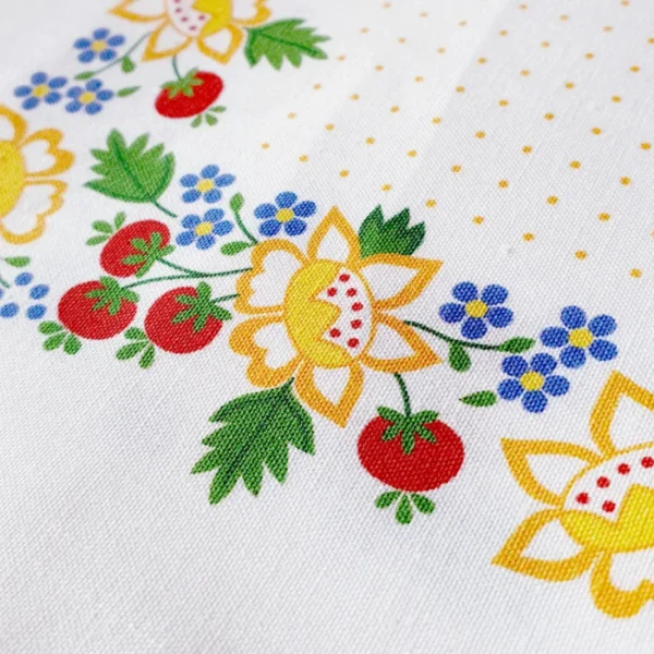 Krojové šátky jsou má velká vášeň. Malá dílka ke každému kroji.