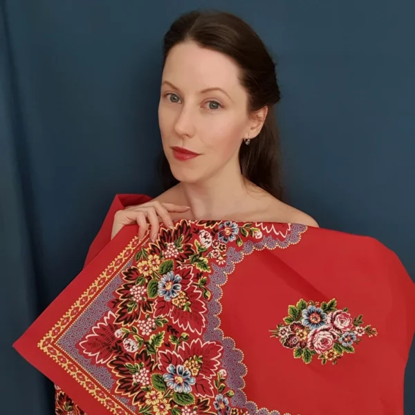 Turecký šátek červený prázdný, k článku Teorie o tureckém šátku, jak vznikl a jak se stal fenoménem.