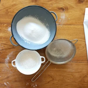 Prosátý domácí škrob na škrobení spodnic, domácí výroby.