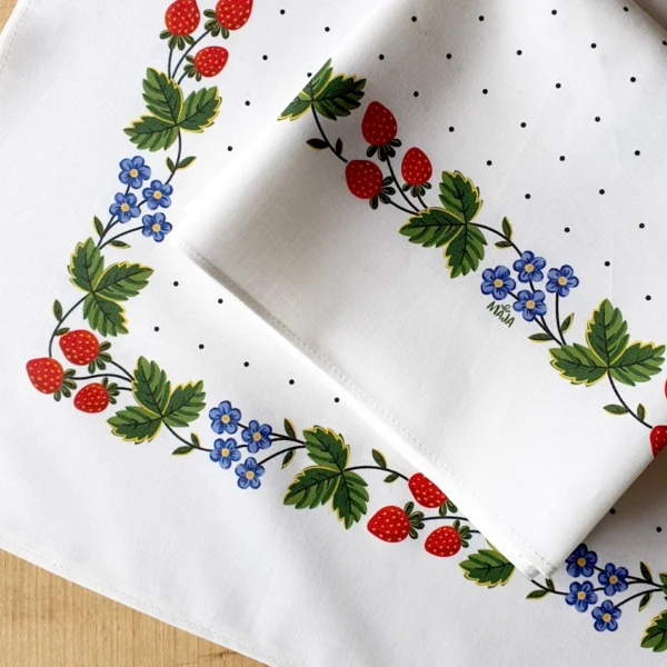 šátek ke kroji s jahodami, jahůdkami